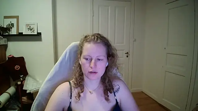 Girlnina-1995's Live XXX Chat