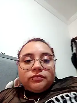 CURVY-HORNY Live XXX-chat