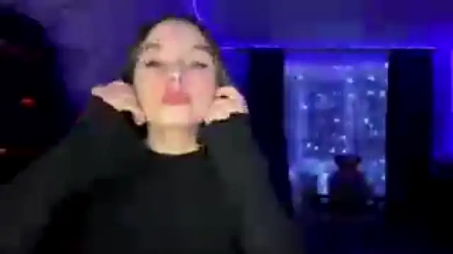 AkikoAnkrom: вебкам-шоу