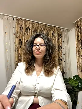 Czat XXX na żywo – NadiraNoor