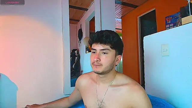 santyago_taylor 라이브 XXX 채팅