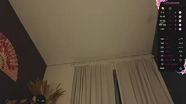 laracroftmansion 在線直播表演