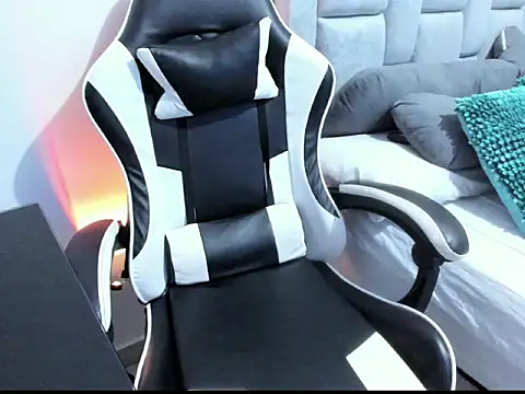 Czat XXX na żywo – FredericSloan