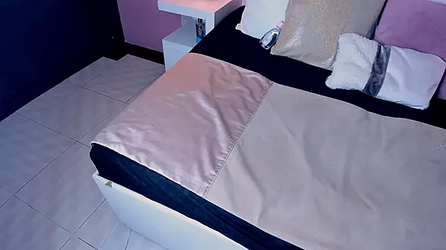 Czat XXX na żywo – KarinaThompsonn