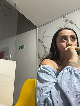 دردشة Antonella_Julieta الجنسية المباشرة