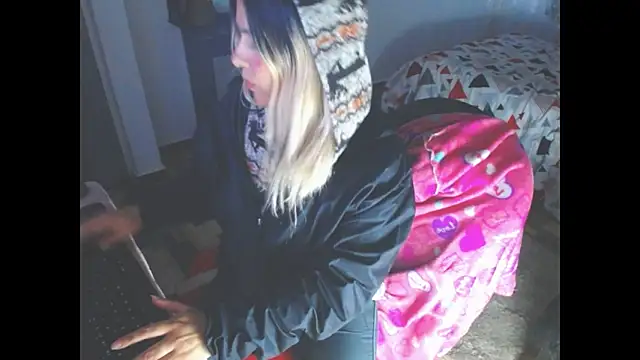 mystica_25 live XXX chat