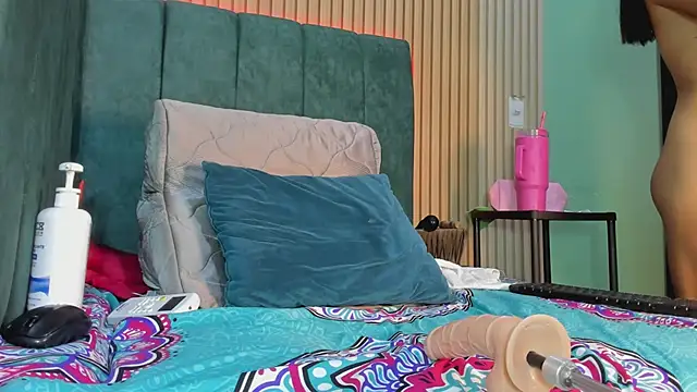 EvelynFoxx-'s Live XXX Chat