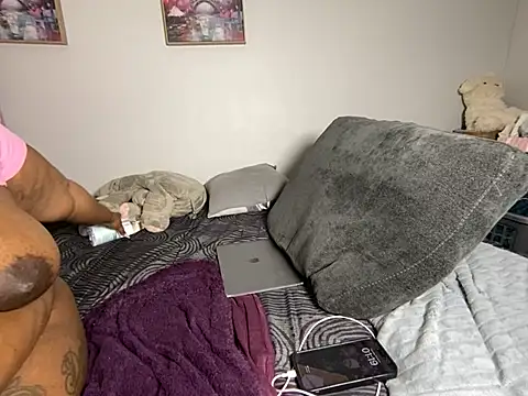 MissLola27 Live XXX-chat