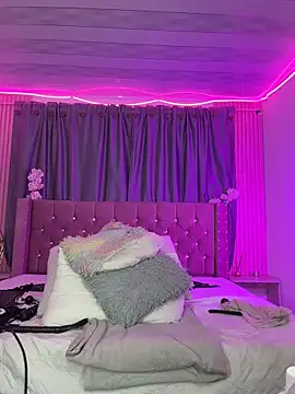 Nayla-Mouna's Webcam Show