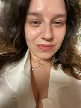 Chat +18 de NadiraNoor ao vivo