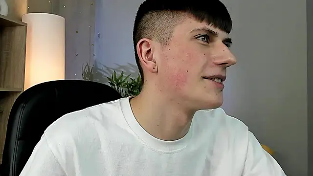 Chat +18 de Rony_Joy ao vivo