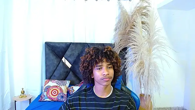 angelll18_ Adlı Modelin Web Kamerası Şovu