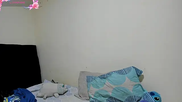 Vinaaly_'s Live XXX Chat