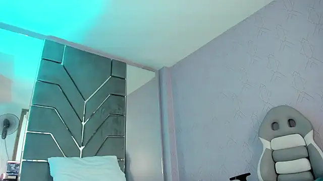 _AdharaSkinny's Webcam Show