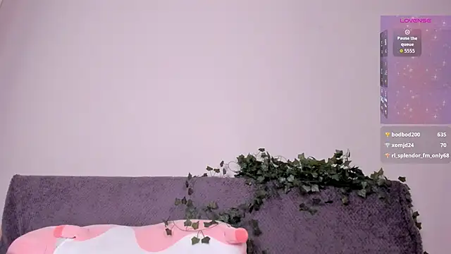 Chat +18 de emmelieflorence ao vivo