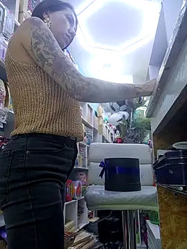 Chat +18 de LunaZambrano ao vivo