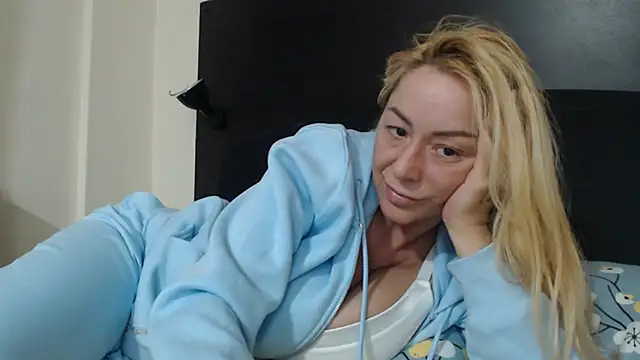 _karolynesyera_: онлайн-секс-чат