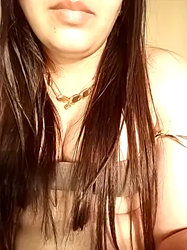 LONA-_- Chat XXX in diretta