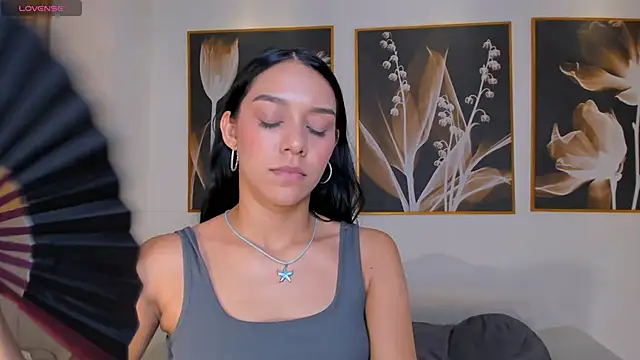 AmaliaCrus Chat XXX in diretta