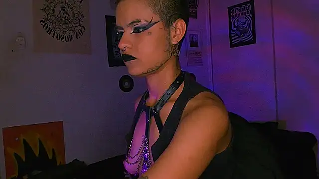 Czat XXX na żywo – alex_one888