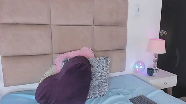 ashleycurvyy's Live XXX Chat