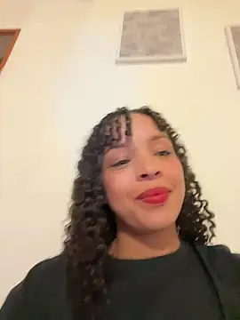 XXX chat uživo modela Yasmin777_