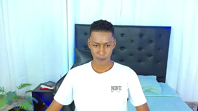 maiki18_ – webcam-show