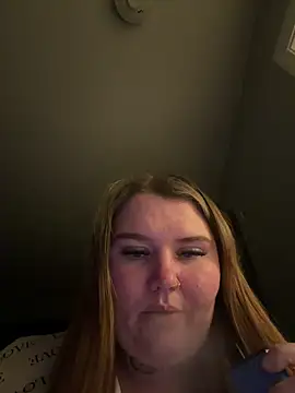 BeeMay22 라이브 XXX 채팅