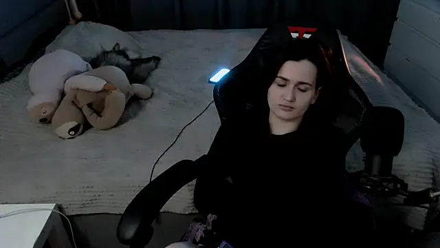 XXX chat uživo modela KiraYammy