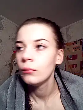 Show modela JhonSHelBy7LuNa na web-kameri