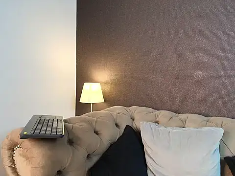 Chat +18 de Megan__Honey ao vivo