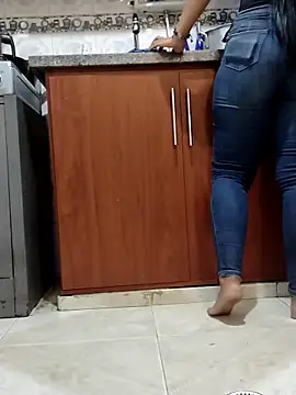 Juanstevan2724 Adlı Modelin Canlı XXX Sohbeti