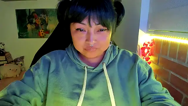 Shaddycute_のライブXXXチャット