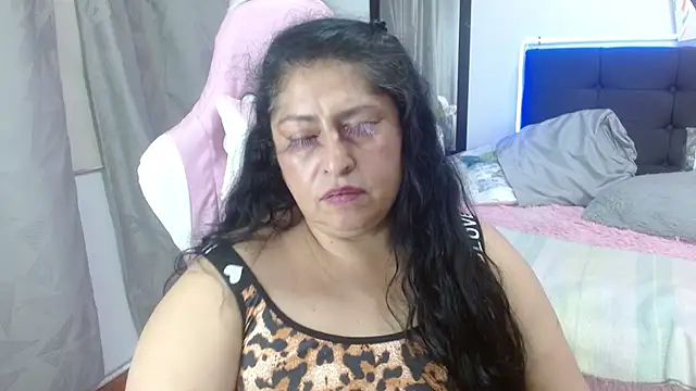 Keyla01_ লাইভ XXX চ্যাট