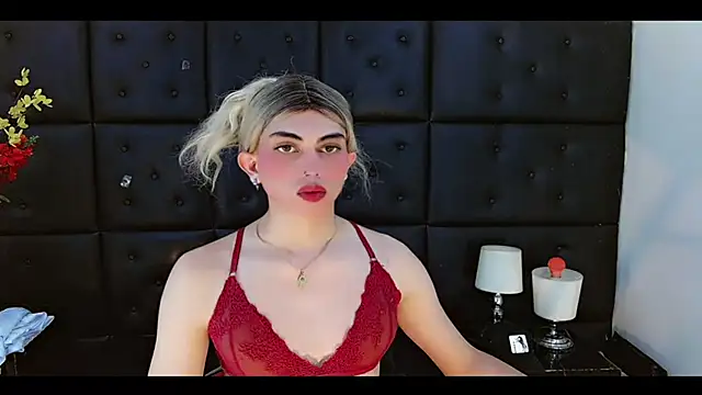 XXX chat uživo modela Daniela_Pink_