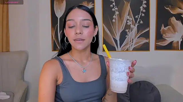 AmaliaCrus' Live XXX Chat