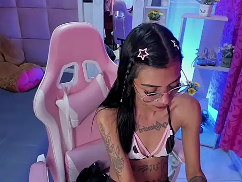 Živý XXX chat KarlaSlutSkinny__