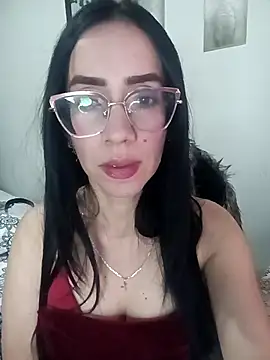 Chatroom XXX en direct de YaraDuartee