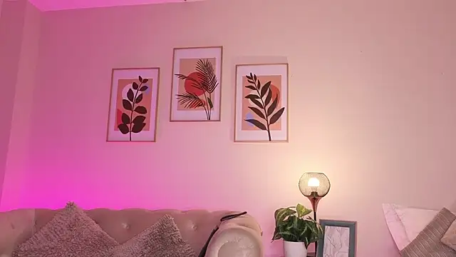 แชท XXX สดของ DahianaWalcott