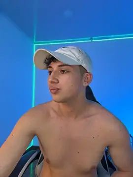 oliver_kyy's Live XXX Chat