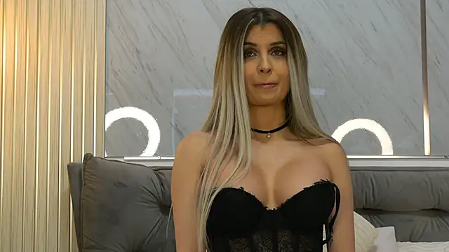 MiaCharm live XXX chat