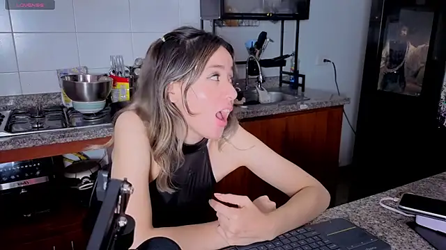 Nicky_sexfire élő XXX-chatje