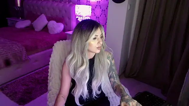 missJen111 élő XXX-chatje