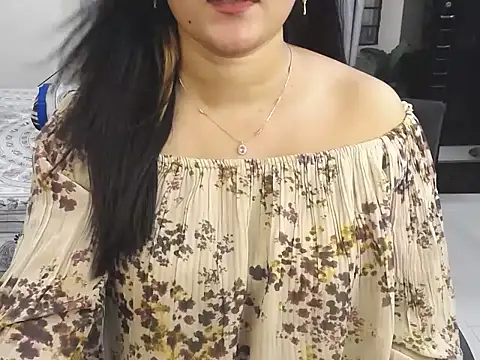 Ridiha_Pari élő XXX-chatje