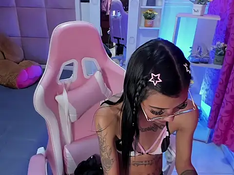 KarlaSlutSkinny__'s Live XXX Chat