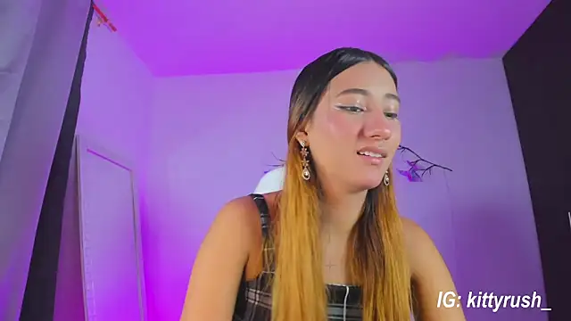 kittyrush_ élő XXX-chatje