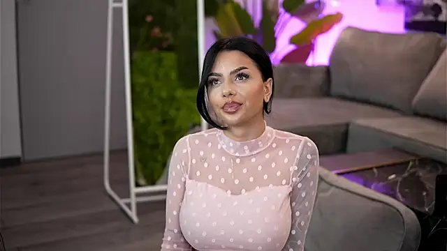 XXX chat uživo modela Ivy_Trix