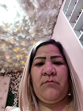 Dalessa_Bigtits élő XXX-chatje