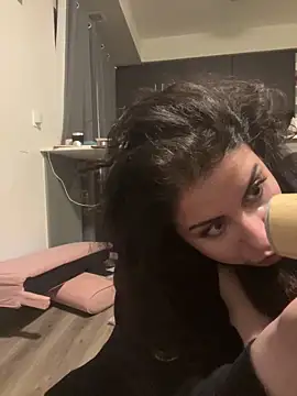 holyeroticss' Live XXX Chat