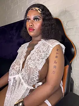 QUEEN_NOBUHLE_FEMDOM_777 网络视讯表演